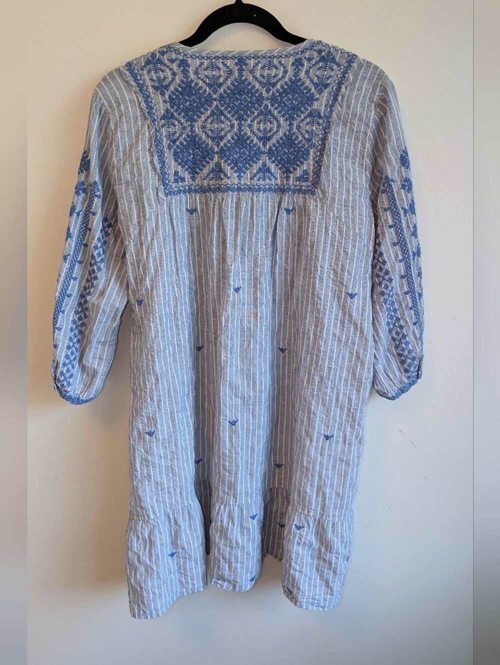 Johnny Was blue and white embroidered tunic Dress - Picture 5 of 9